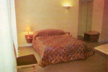 Hotel Restaurant La Boule D'Or 巴伯济约 外观 照片