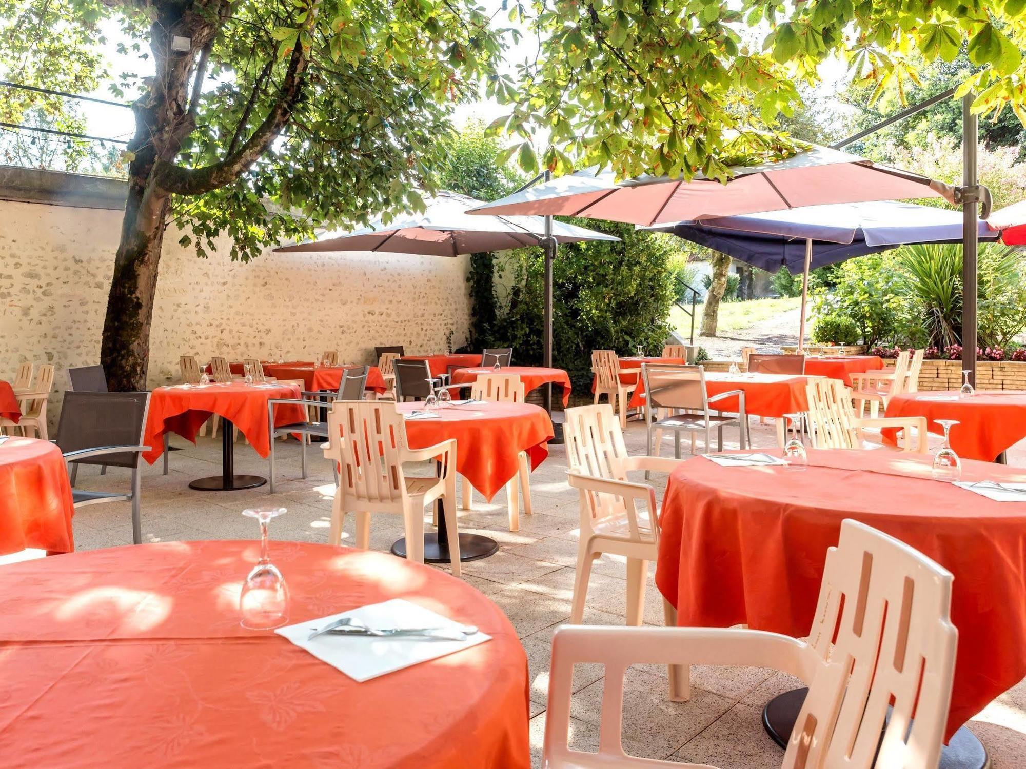 Hotel Restaurant La Boule D'Or 巴伯济约 外观 照片
