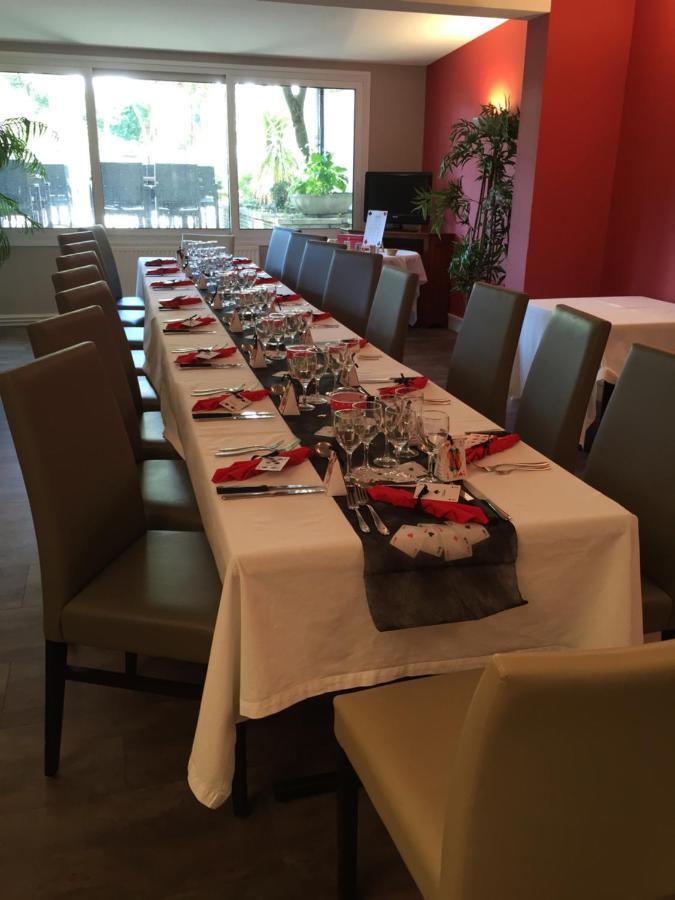 Hotel Restaurant La Boule D'Or 巴伯济约 外观 照片